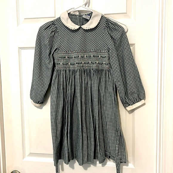Carriage Boutique Other - Girls boutique smocked dress